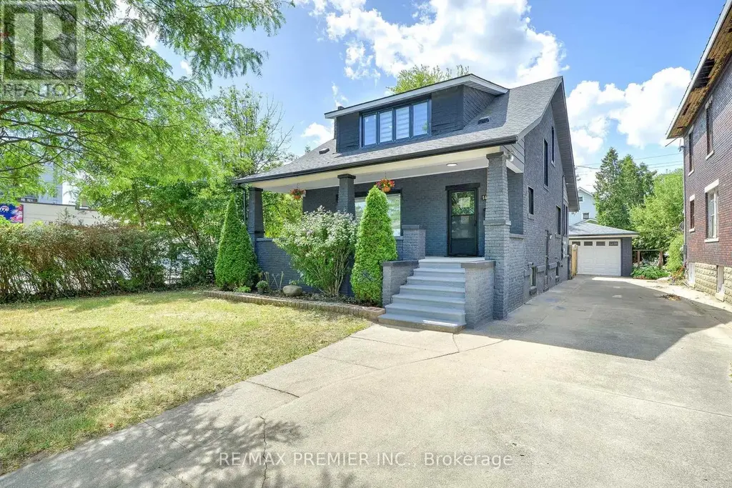 1467 Ouellette Avenue, Windsor